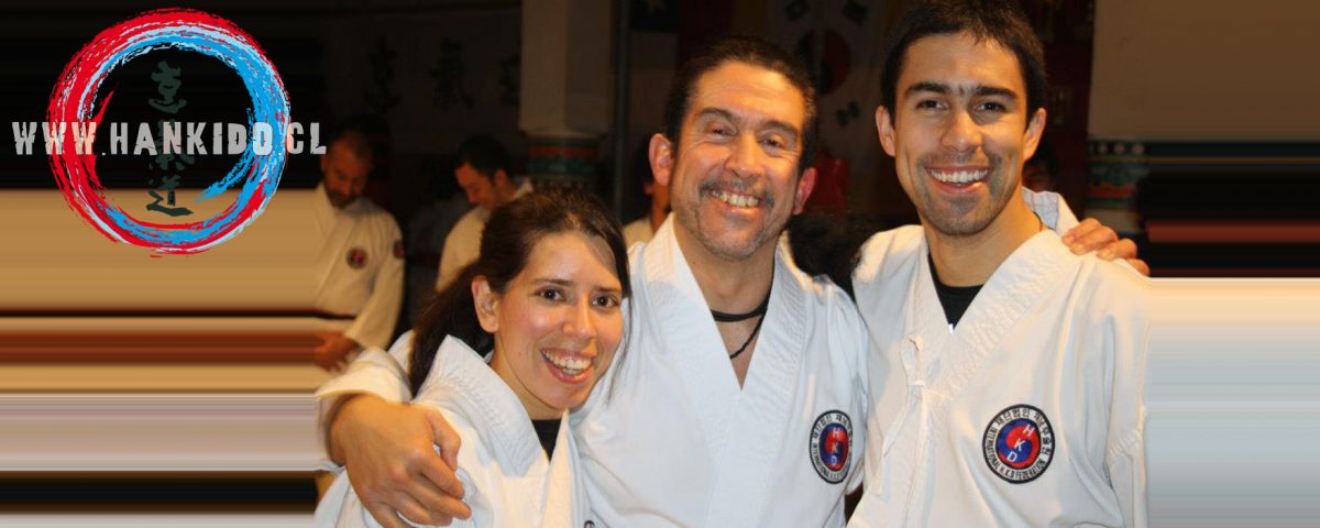 Hoonsanim junto a sus discípulos